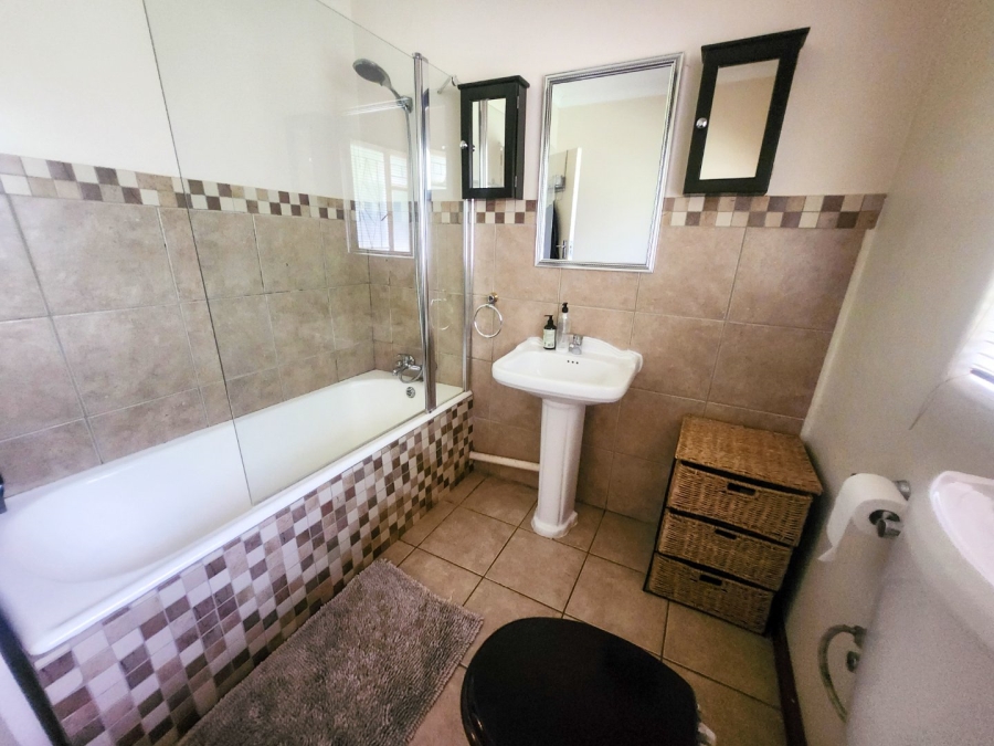 4 Bedroom Property for Sale in Flamwood North West